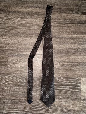 Brown Brooks Brothers Makers tie with yellow and blue pin dot